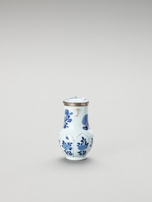Lot 1106 - A SILVER-MOUNTED BLUE AND WHITE PORCELAIN JUG