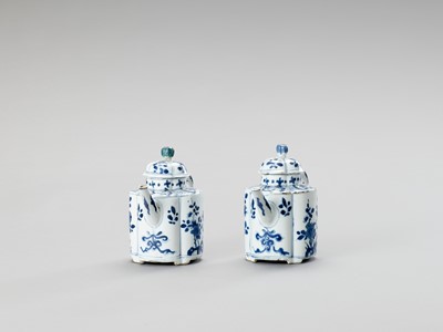 Lot 1098 - A PAIR OF BLUE AND WHITE PORCELAIN TEAPOTS