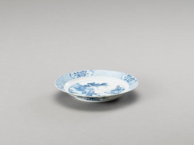 Lot 1108 - A BLUE AND WHITE PORCELAIN DISH