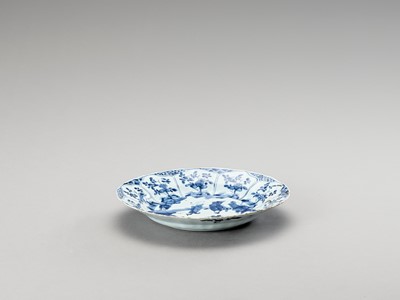 Lot 339 - A LOBED BLUE AND WHITE PORCELAIN DISH