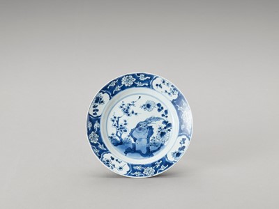 Lot 760 - A BLUE AND WHITE PORCELAIN DISH