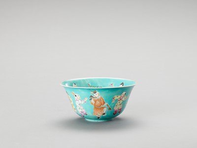 Lot 781 - A FAMILLE ROSE TURQUOISE BOWL