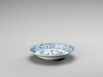 Lot 34 - A ‘KRAAK’ STYLE BLUE AND WHITE PORCELAIN DISH