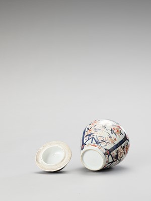 Lot 120 - AN IMARI PORCELAIN VASE AND COVER