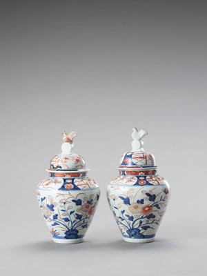 Lot 124 - A PAIR OF IMARI PORCELAIN VASES AND COVERS