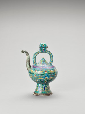 Lot 891 - A CLOISONNE ENAMEL EWER, LATE QING