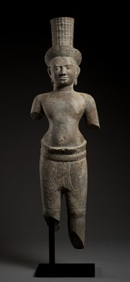 Lot 700 - A LARGE SANDSTONE FIGURE OF VISHNU, PRE-ANGKOR PERIOD