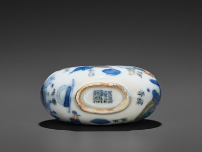 Lot 397 - A DOUCAI PORCELAIN SNUFF BOTTLE, QING DYNASTY