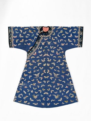 Lot 613 - A KESI ‘BUTTERFLIES’ INFORMAL LADY’S ROBE, LATE QING DYNASTY