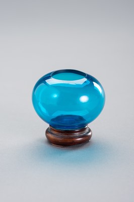 Lot 85 - A BLUE PEKING GLASS BRUSHWASHER WITH GUANGXU MARK