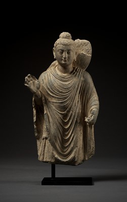 Lot 680 - A GRAY SCHIST FIGURE OF BUDDHA, GANDHARA, 2ND-3RD CENTURY