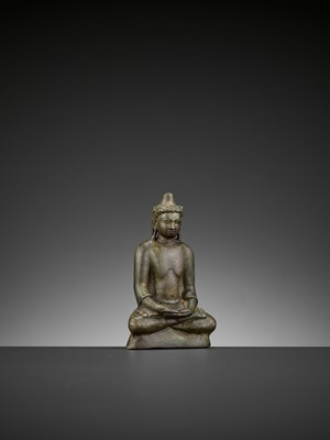 Lot 501 - A BRONZE FIGURE OF BUDDHA, MON-DVARAVATI