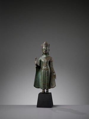 Lot 724 - A THAI BRONZE FIGURE OF BUDDHA, AYUTTHAYA KINGDOM