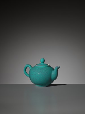 Lot 298 - A ROBIN’S EGG-GLAZED TEAPOT AND COVER, QING