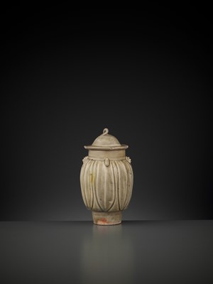 Lot 170 - A YUE ‘LOTUS’ JAR AND COVER, FIVE DYNASTIES