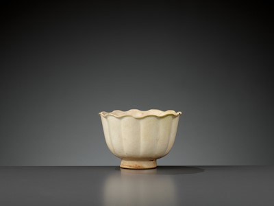 Lot 146 - A LOBED CIZHOU ‘JULUXIAN’ WASHER, NORTHERN SONG DYNASTY