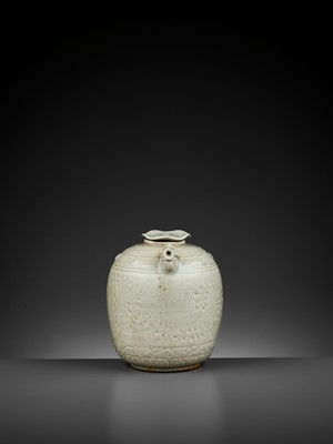 Lot 159 - A QINGBAI EWER AND COVER, NORTHERN SONG TO YUAN DYNASTY
