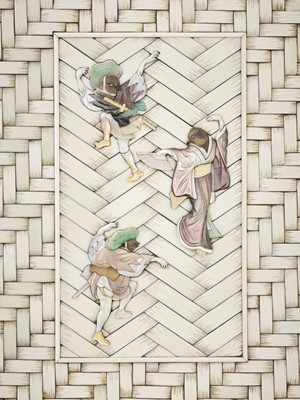 Lot 171 - A RARE WOOD AND SHIBAYAMA-INLAID IVORY ‘BASKET WEAVE’ BOX AND COVER WITH SPARROW DANCERS