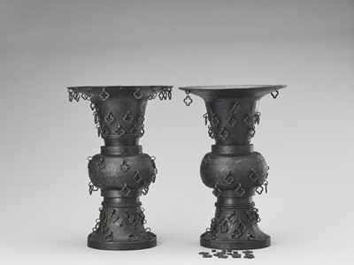 Lot 78 - A PAIR OF METAL ALLOY ARCHAISTIC YEN YEN VASES, LATE QING TO REPUBLIC