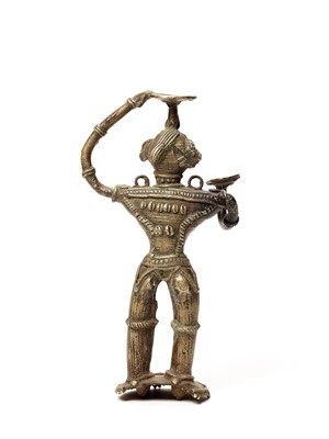 Lot 1257 - A BASTAR BRONZE OF A GODDES WITH TWO KHAPPARS