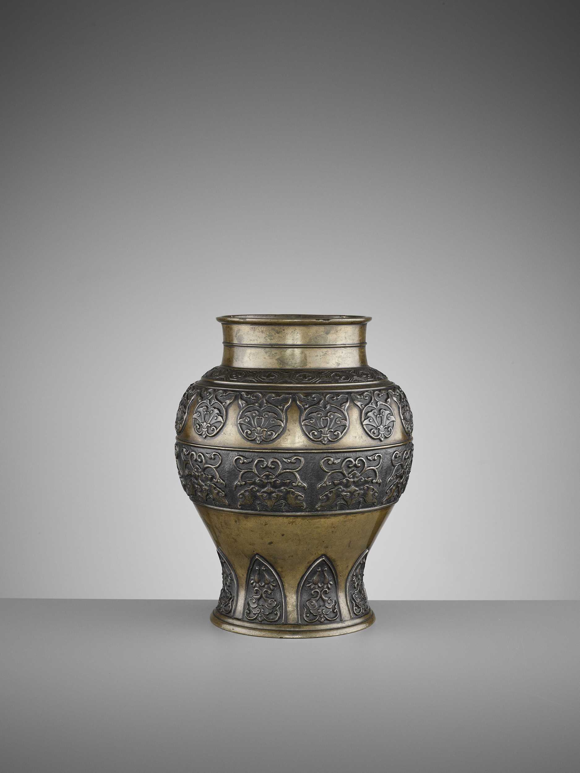 Lot 12 - AN ARCHAISTIC BRONZE BALUSTER VASE, 17TH CENTURY