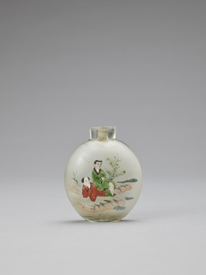 Lot 285 - AN INSIDE-PAINTED GLASS ‘BUDDHIST DISCIPLES’ SNUFF BOTTLE, 20TH CENTURY
