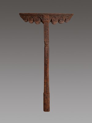 Lot 548 - A VERY LARGE WOODEN COLUMN WITH MATCHING CROSSBEAM, SOUTHEAST ASIA, 100 YEARS OLD!