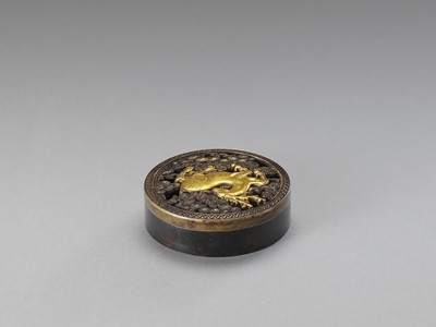 Lot 539 - A PARCEL GILT ‘STAG AND PINE’ INCENSE BOX, LATE QING TO REPUBLIC