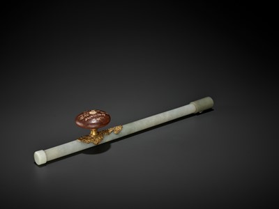 Lot 21 - A JADE AND GILT-BRONZE ‘WUFU’ OPIUM PIPE, QING DYNASTY