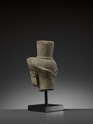Lot 705 - AN IMPORTANT SANDSTONE HEAD OF SHIVA, ANGKOR WAT STYLE