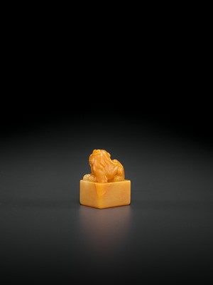 Lot 36 - A CARVED TIANHUANG ‘BUDDHIST LION’ SEAL FOR LI GAO