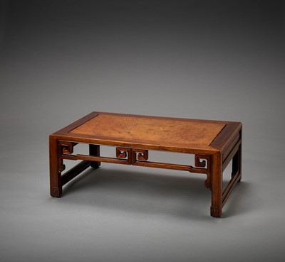 Lot 560 - A HUANGHUALI LOW TABLE, KANGZHUO, QING DYNASTY