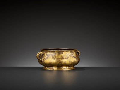 Lot 442 - A ‘YUTANG QINGWAN’ GOLD-SPLASHED BRONZE BOMBÉ CENSER, 17TH CENTURY