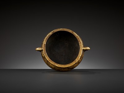 Lot 442 - A ‘YUTANG QINGWAN’ GOLD-SPLASHED BRONZE BOMBÉ CENSER, 17TH CENTURY
