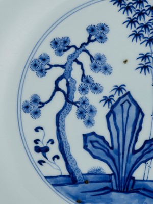 Lot 193 - A BLUE AND WHITE ‘THREE FRIENDS OF WINTER’ DISH, KANGXI