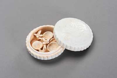 Lot 866 - A QINGBAI PORCELAIN COSMETIC BOX AND COVER