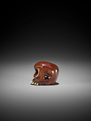 Lot 127 - IKKAN: A WOOD AND STAG ANTLER NETSUKE OF A SKULL