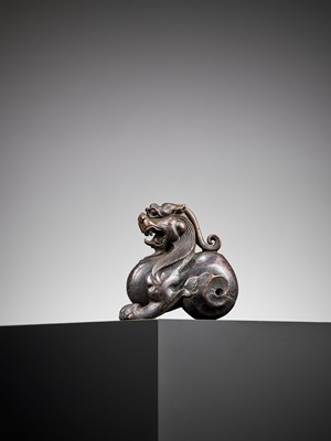 Lot 356 - A BRONZE ‘BIXIE’ WEIGHT, LATE MING TO EARLY QING