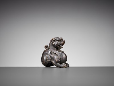 Lot 356 - A BRONZE ‘BIXIE’ WEIGHT, LATE MING TO EARLY QING