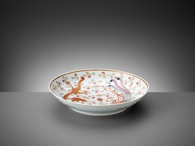 Lot 280 - A LARGE FAMILLE ROSE ‘DRAGON AND PHOENIX’ DISH, GUANGXU MARK AND PERIOD