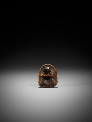 Lot 291 - KANO TESSAI: A LACQUERED WOOD MASK NETSUKE OF A KYOGEN MASK DEPICTING BUAKU