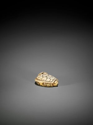 Lot 36 - AN OLD IVORY NETSUKE OF A TURTLE WITH YOUNG