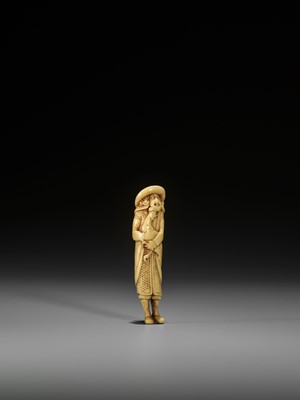 Lot 261 - A STAG ANTLER NETSUKE OF A DUTCHMAN WITH COCKEREL