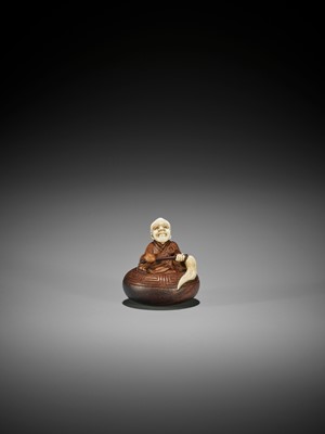 Lot 238 - TO: A WOOD AND IVORY TOKYO SCHOOL NETSUKE OF A RAKAN IN AN ALMS BOWL