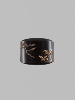 Lot 327 - AN INLAID LACQUER TWO-CASE INRO DEPICTING A CHUBBY BIRD, ATTRIBUTED TO NOMURA CHOHEI