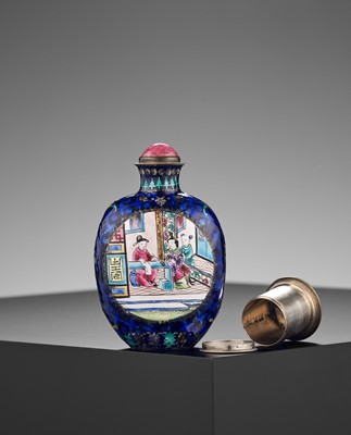 Lot 320 - AN EXTREMELY RARE CANTON ENAMEL SNUFF BOTTLE WITH HIDDEN OPIUM BOX, QING DYNASTY