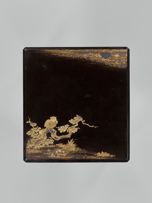 Lot 100 - A RARE LACQUER SUZURIBAKO WITH OWL AND MOON