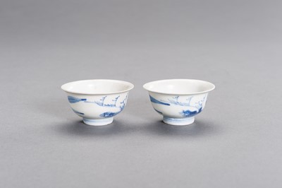 Lot 349 - A PAIR OF FINE BLUE AND WHITE PORCELAIN ‘HATCHER CARGO’ CUPS, TRANSITIONAL