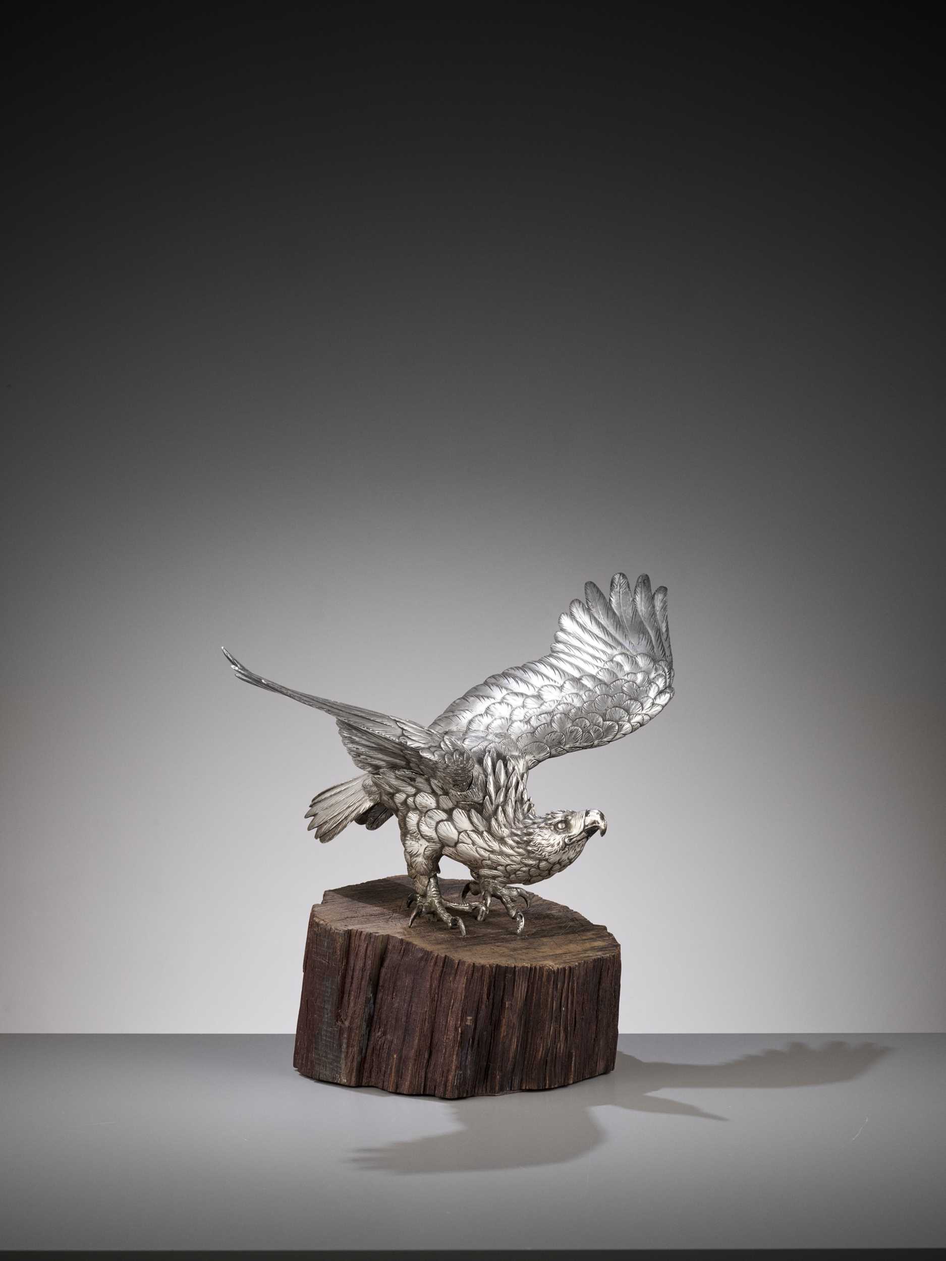 将生様陶像 Maeda Masahiro 前田正博, Sake bottle with polychrome enamel