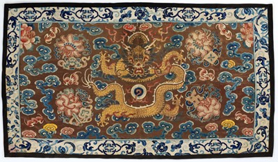 Lot 510 - A GOLD-EMBROIDERED SILK ‘DRAGON’ ALTAR FRONTAL, QING DYNASTY